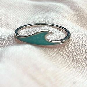 Pura Vida WAVE STACKING RING Turquoise enamel with mother of pearl chips sz 7.